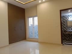 House Sized 10 Marla Is Available For Sale In Bahria Town - Sector C House Sized 10 Marla Is Available For Sale In Bahria Town - Sector C
