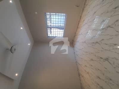 G 10-Full House 5 Bede 6 Bath 1 SQ. 3 car parking G 10-Full House 5 Bede 6 Bath 1 SQ. 3 car parking