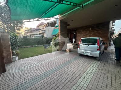 1 kanal double story house solid construction 5 bed with basement marble flooring