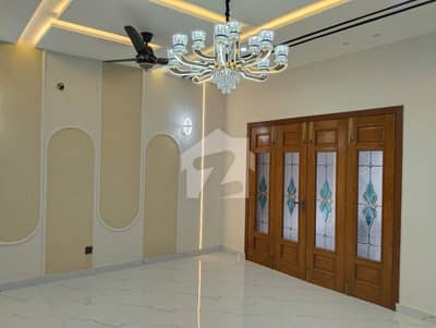 10 Marla House Available For Rent