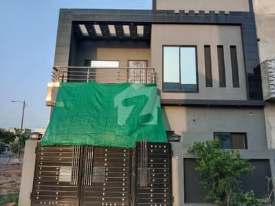 الجلیل گارڈن لاہور میں 4 کمروں کا 5 مرلہ مکان 1.45 کروڑ میں برائے فروخت۔