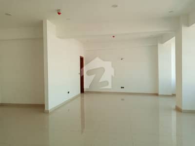 I-8 Markaz Main Round About 950 Square Feet Office Availabel For Sale Carporate Enviroment