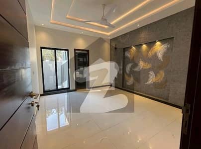 10 Marla House In Lahore Is Available For sale 10 Marla House In Lahore Is Available For sale