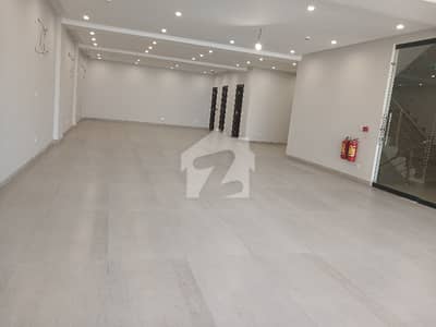 04 MARLA BRAND NEW PLAZA - MAIN BOULEVARD PHASE 06