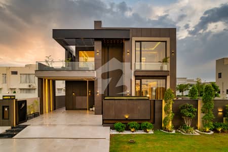 MOST BEAUTIFULL ONE KANAL BRAND NEW LUXURY MODREN BUNGALOW FOR SALE IN DHA PHASE 6