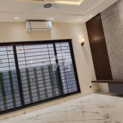 Perfect 1 Kanal House In Valencia - Block K1 For rent