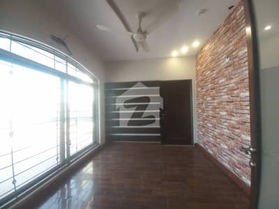TEN MARLA UPPER PORTION AVAILABLE FOR RENT IN DHA PHASE 1 ,