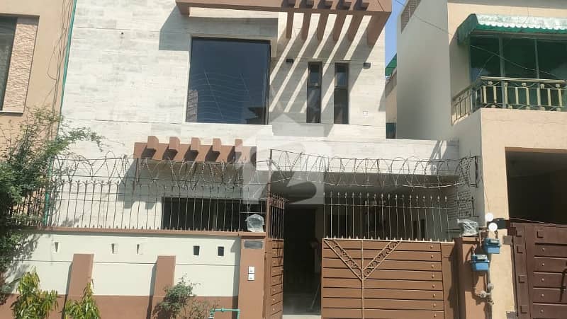 ڈی ایچ اے فیز 2 ڈیفنس (ڈی ایچ اے),لاہور میں 3 کمروں کا 5 مرلہ مکان 2.5 کروڑ میں برائے فروخت۔ ڈی ایچ اے فیز 2 ڈیفنس (ڈی ایچ اے),لاہور میں 3 کمروں کا 5 مرلہ مکان 2.5 کروڑ میں برائے فروخت۔