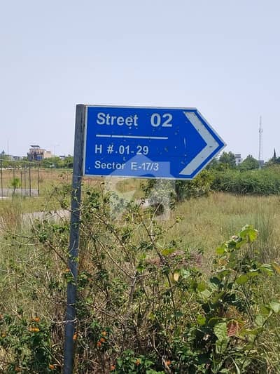 E 17/3 plot for sale
