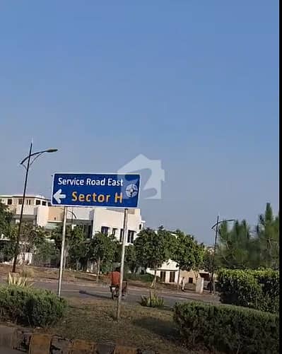 بحریہ انکلیو - سیکٹر ایچ بحریہ انکلیو,بحریہ ٹاؤن,اسلام آباد میں 1 کمرے کا 3 مرلہ فلیٹ 50.0 لاکھ میں برائے فروخت۔