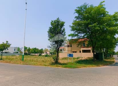 2 Kanal Plot 1 Corner Available For Sale Block Q on Main Road Pls Contact For Any Requirement Fair Deal InshAllah
