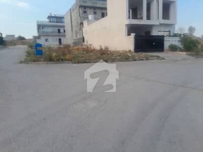 جناح گارڈنز ایف ای سی ایچ ایس,اسلام آباد میں 8 مرلہ رہائشی پلاٹ 1.25 کروڑ میں برائے فروخت۔ جناح گارڈنز ایف ای سی ایچ ایس,اسلام آباد میں 8 مرلہ رہائشی پلاٹ 1.25 کروڑ میں برائے فروخت۔