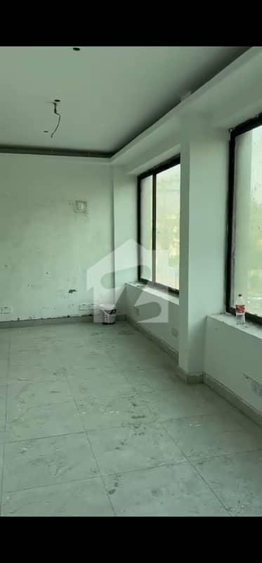 مسلم ٹاؤن لاہور میں 7 مرلہ Studio مکان 1.0 لاکھ میں کرایہ پر دستیاب ہے۔