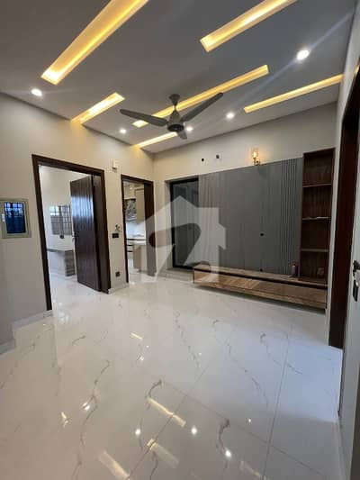6 Marala House Available For Rent