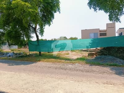 ڈی ایچ اے فیز 7 - بلاک زیڈ ڈی ایچ اے فیز 7,ڈیفنس (ڈی ایچ اے),لاہور میں 1 کنال رہائشی پلاٹ 5.15 کروڑ میں برائے فروخت۔