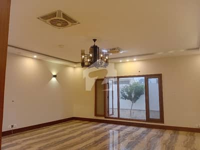 BUNGLOW FOR RENT  DHA PHASE 6  1000 YARD  FULLY RENOVATED