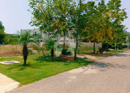ڈی ایچ اے فیز 7 - بلاک پی فیز 7,ڈیفنس (ڈی ایچ اے),لاہور میں 1 کنال رہائشی پلاٹ 4.25 کروڑ میں برائے فروخت۔ ڈی ایچ اے فیز 7 - بلاک پی فیز 7,ڈیفنس (ڈی ایچ اے),لاہور میں 1 کنال رہائشی پلاٹ 4.25 کروڑ میں برائے فروخت۔