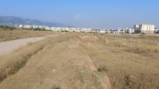 Plot For Sale 5 Marla E12 Good Looking Park Face
