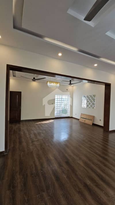 E-11 Out Class Location new Ground Portion For Rent