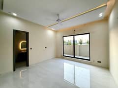 Independent Seperate Gate GROUND PORTION 3 Bed & 4 Washroom Gas Seperate Meter + Point Porch Seperate) Ideal Location This House Walking Distance Highways