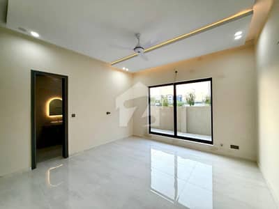 Independent Seperate Gate GROUND PORTION 3 Bed & 4 Washroom Gas Seperate Meter + Point Porch Seperate) Ideal Location This House Walking Distance Highways