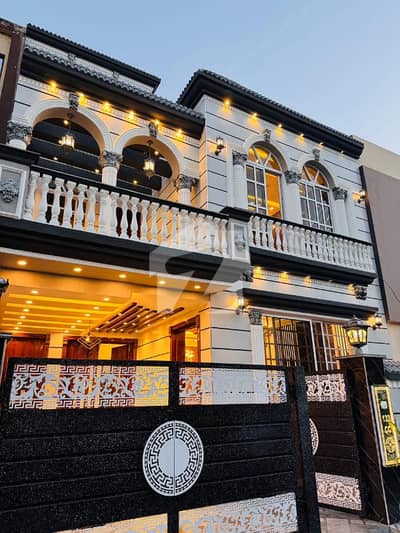 بحریہ ٹاؤن ۔ بلاک اے اے بحریہ ٹاؤن سیکٹرڈی,بحریہ ٹاؤن,لاہور میں 3 کمروں کا 5 مرلہ مکان 1.4 لاکھ میں کرایہ پر دستیاب ہے۔ بحریہ ٹاؤن ۔ بلاک اے اے بحریہ ٹاؤن سیکٹرڈی,بحریہ ٹاؤن,لاہور میں 3 کمروں کا 5 مرلہ مکان 1.4 لاکھ میں کرایہ پر دستیاب ہے۔