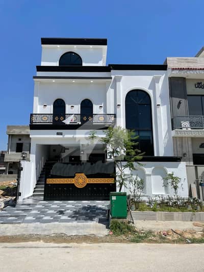بی ۔ 17 اسلام آباد میں 4 کمروں کا 5 مرلہ مکان 2.35 کروڑ میں برائے فروخت۔