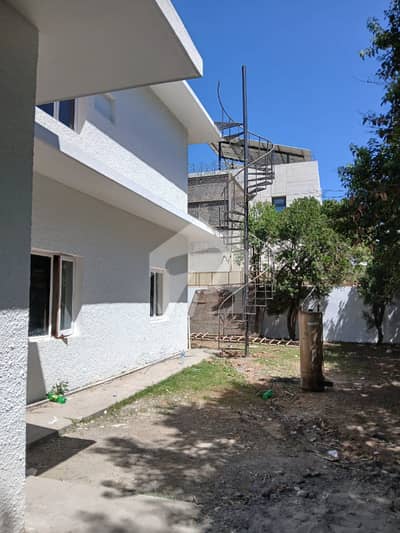 666 sqyd liveable house