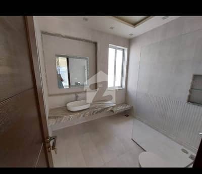 1 knal upper portion available for rent in Valencia town
