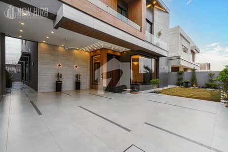 1 KANAL FULL LUXURIOUS HOUSE FOR RENT AT PRIME LOCATION OF DHA PHASE 6