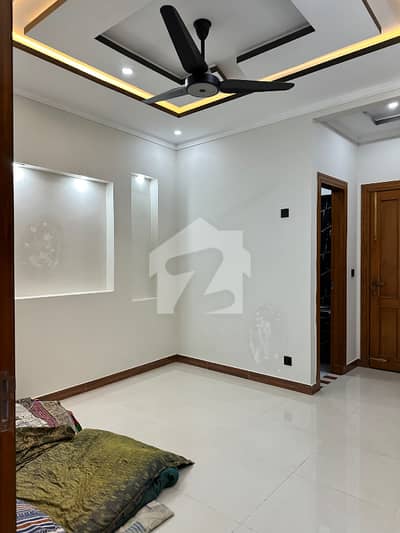 12 Marla Brand New Upper Portion In Media Town