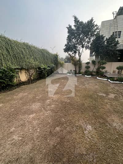 5 Marla Plot Facing Park 40 ft Road Ideal For Decent Family 5 Marla Plot Facing Park 40 ft Road Ideal For Decent Family