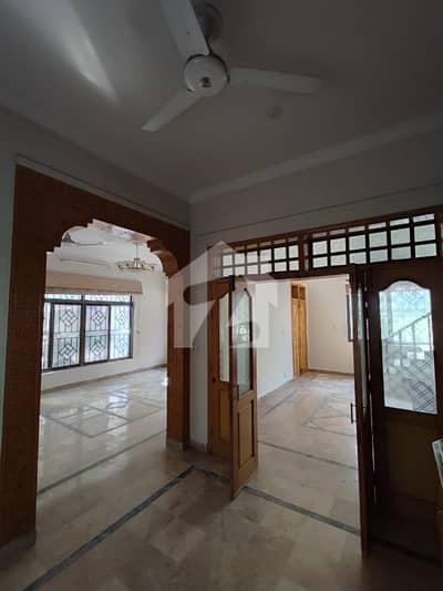 2 Bed Upper Portion Available For Rent In Lalazar Tulsa Road Near Askari Bank Prime Location