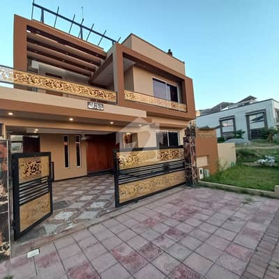 بحریہ ٹاؤن فیز 8 بحریہ ٹاؤن راولپنڈی,راولپنڈی میں 5 کمروں کا 10 مرلہ مکان 3.65 کروڑ میں برائے فروخت۔ بحریہ ٹاؤن فیز 8 بحریہ ٹاؤن راولپنڈی,راولپنڈی میں 5 کمروں کا 10 مرلہ مکان 3.65 کروڑ میں برائے فروخت۔
