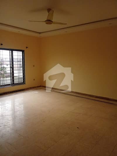 Zeeshan Street First Floor Well Location Near To Market