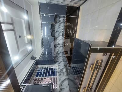 سوان گارڈن اسلام آباد میں 5 کمروں کا 6 مرلہ مکان 3.15 کروڑ میں برائے فروخت۔