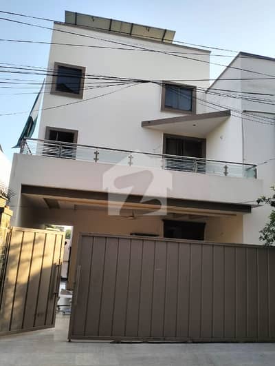 10 Marla House For Sale With Gas Good Location