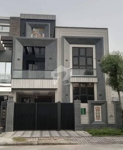 لو کاسٹ ۔ بلاک ڈی لو کاسٹ سیکٹر,بحریہ آرچرڈ فیز 2,بحریہ آرچرڈ,لاہور میں 3 کمروں کا 5 مرلہ مکان 1.75 کروڑ میں برائے فروخت۔