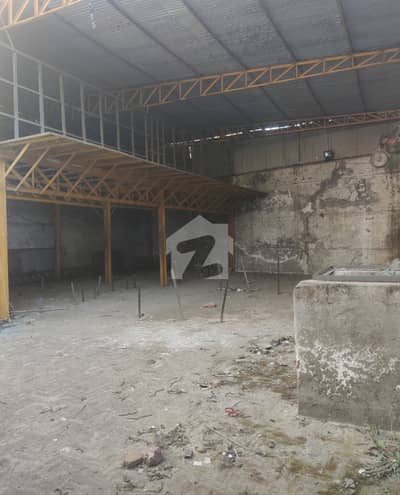 جاتی عمرہ روڈ لاہور میں 15 مرلہ Studio عمارت 2.5 لاکھ میں کرایہ پر دستیاب ہے۔