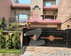 10 Marla Brand New Facing Park Portion For Rent