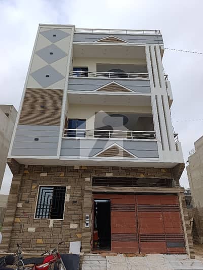سادی گارڈن - بلاک 1 سعدی گارڈن,سکیم 33,کراچی میں 4 کمروں کا 5 مرلہ مکان 2.75 کروڑ میں برائے فروخت۔