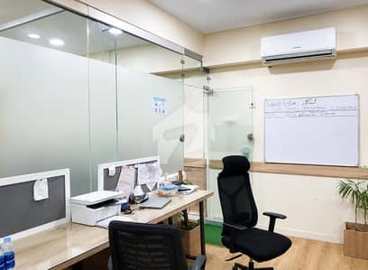 شاہراہِ فیصل کراچی میں 4 مرلہ Studio دفتر 1.65 لاکھ میں کرایہ پر دستیاب ہے۔