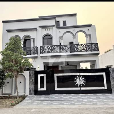 10 Marla House for Sale in Bahria Town Lahore | Prime Location | Best Investment 10 Marla House for Sale in Bahria Town Lahore | Prime Location | Best Investment