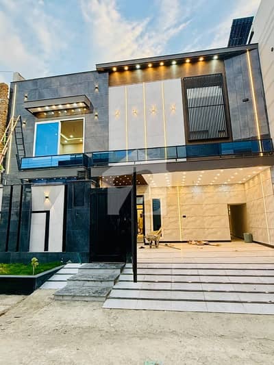 Gorgeous Prime Location 10 Marla House For sale Available In Sufiyan Garden