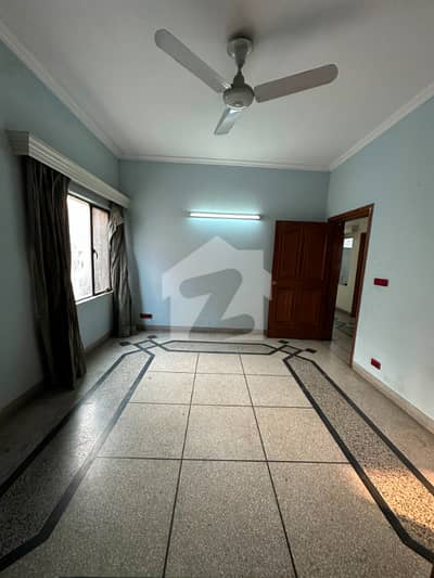 1 Kanal Upper Portion Available For Rent In Johar Town On Canal Road 1 Kanal Upper Portion Available For Rent In Johar Town On Canal Road