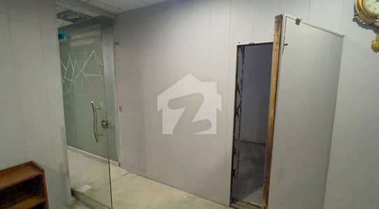 مال روڈ راولپنڈی میں 2 مرلہ Studio دفتر 55.0 ہزار میں کرایہ پر دستیاب ہے۔