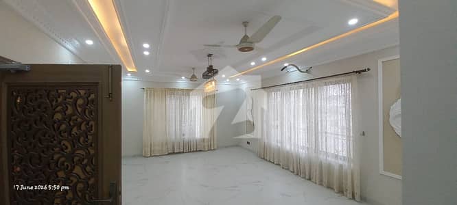 Prime Location 13 Marla House In Warsak Road Is Available For rent