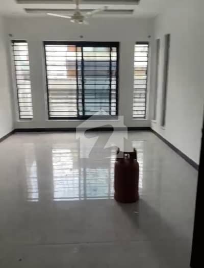 Brand New Upper Portion 3 Bedrooms 40*90