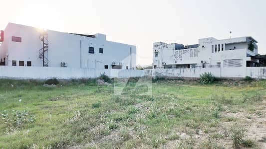 1-KANAL NEAR DHA RAYA RESIDENTIAL PLOT LOCATED IN THE BEST BLOCK OF DHA LAHORE 1-KANAL NEAR DHA RAYA RESIDENTIAL PLOT LOCATED IN THE BEST BLOCK OF DHA LAHORE