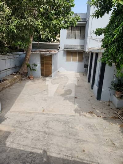 1st Floor 3 Bed Drawing & Dining Portion For Rent In 1000 Sq. Yd. Bungalow With Servant Quarter & 3 Car Parking For Rent In Mohammad Ali Society